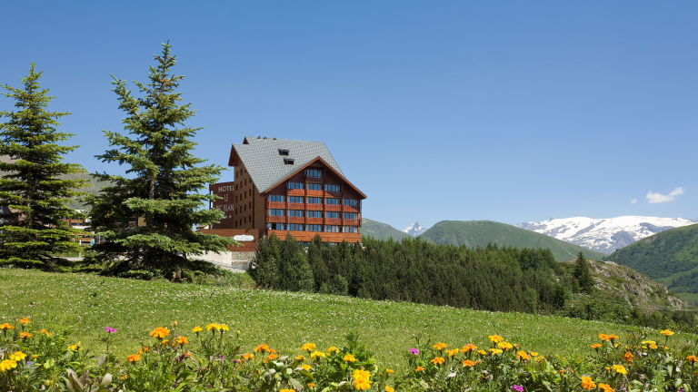 Hotel-Pic-Blanc_AlpeHuez_vueEt