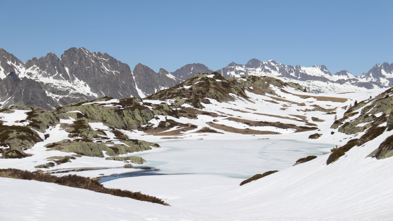 Le Lac Besson sous le soleil du printemps