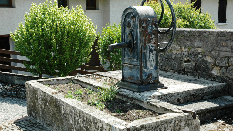 Fontaine  Pusigneu