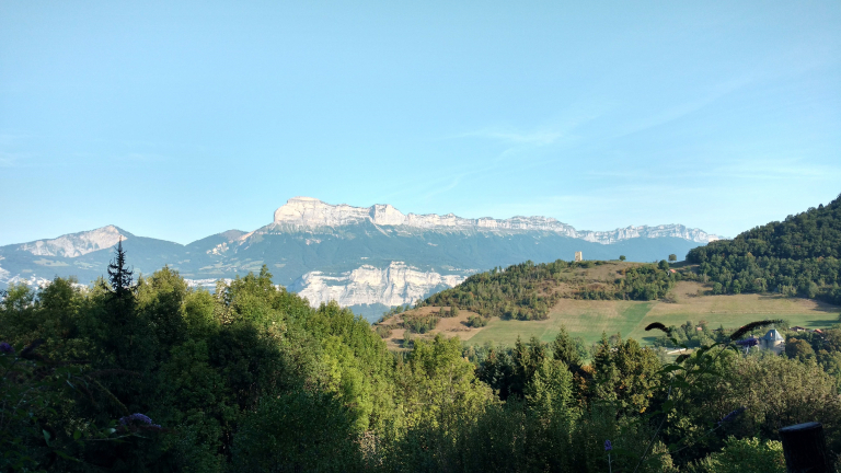 Vue de la Chartreuse et de la Tour de Montfallet