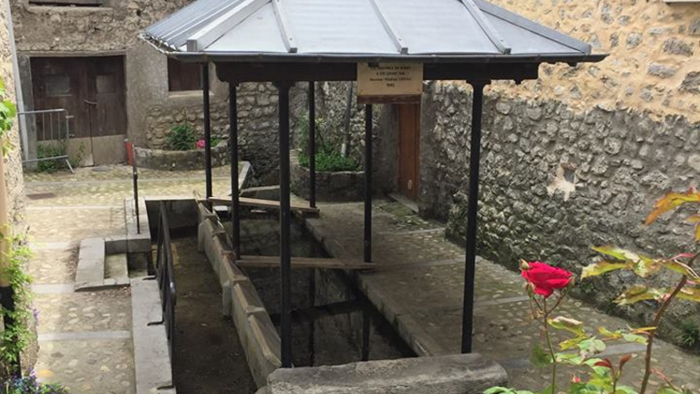 Le Bassin-lavoir