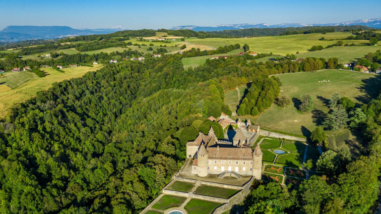 Randonne chteaux et fermes bas Dauphin - chteau de Virieu