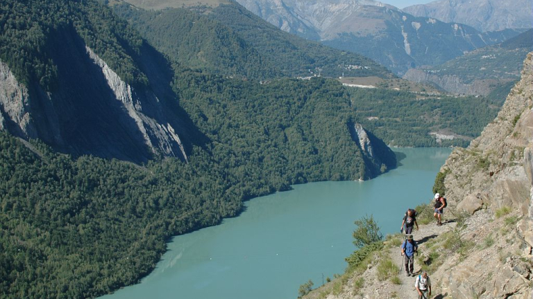 Sur le chemin du refuge, vue sur le lac du Chambon