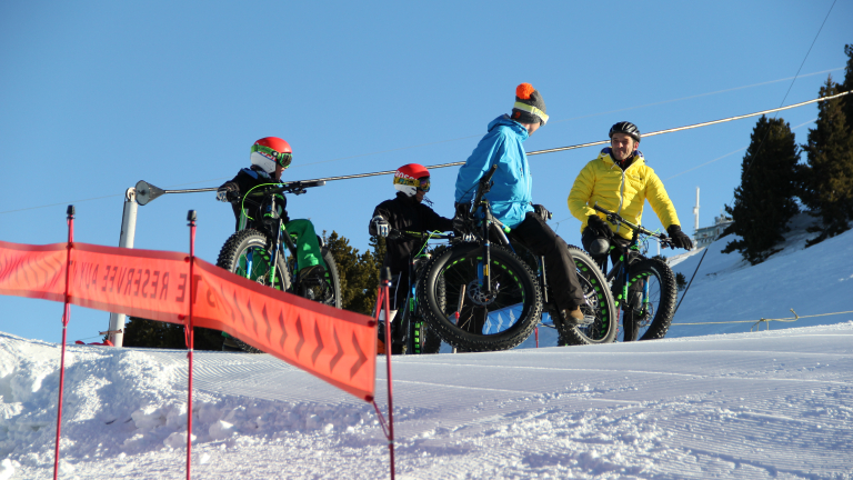 Image de VTT sur neige encadr