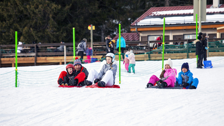 Photo luge enfant famille domaine nordique Chamrousse