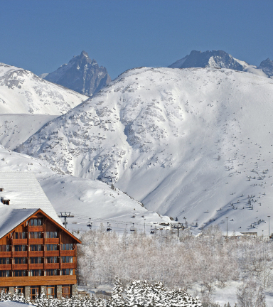 Hotel-Pic-Blanc_AlpeHuez_vueHiver