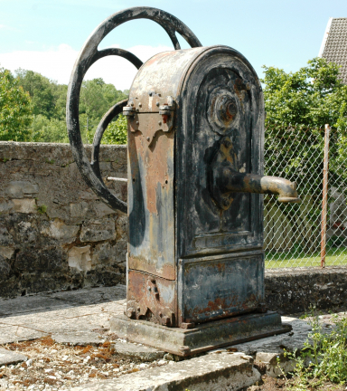 Fontaine  Pusigneu