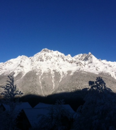 Massif de Belledonne Prise de vue du secteur chalets Oz en Oisans