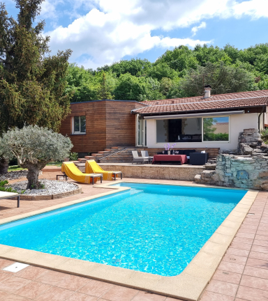 Piscine de la Chambre d'htes chez Amlie - Crmieu - Balcons du Dauphin