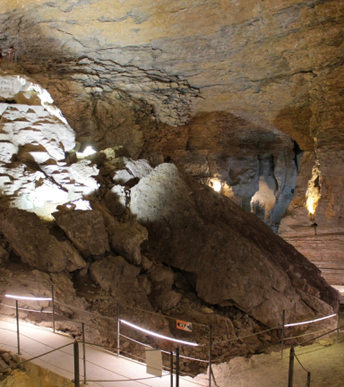 Grottes de La Balme - La Balme-Les-Grottes - Balcons du Dauphin