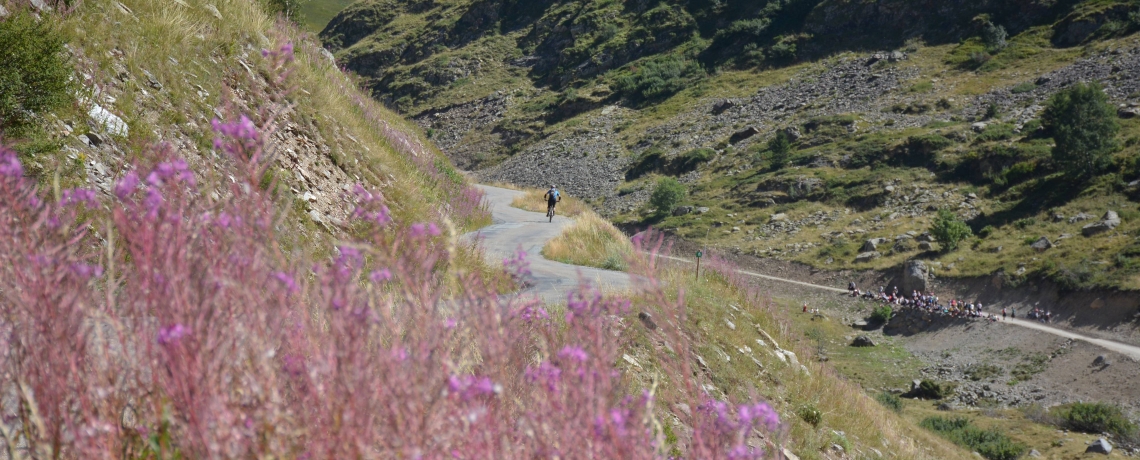 Descente du col de Sarenne vers l'Alpe d'Huez