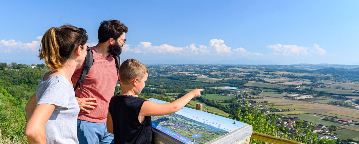 Randonne Les hauteurs de Cessieu - vue chapelle St-Joseph