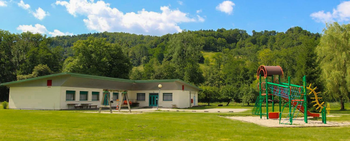 Gîte de groupe et d&#039;étape - Domaine de Grand Villette - Le Chalet