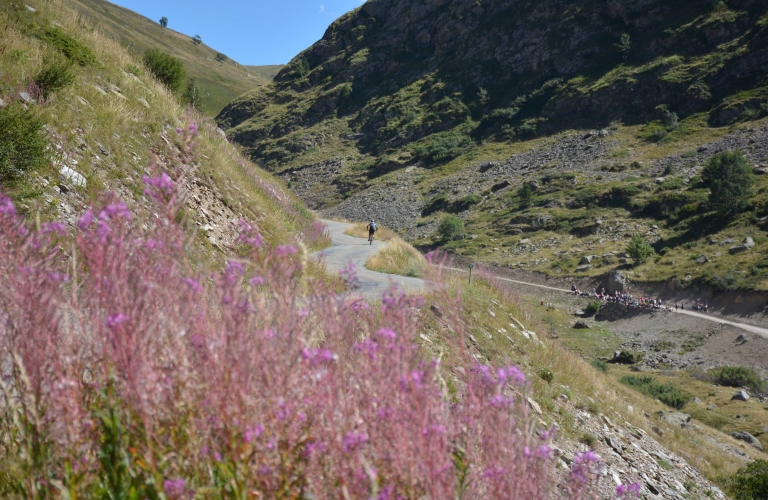 Descente du col de Sarenne vers l'Alpe d'Huez