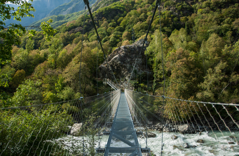 Passerelle himalayenne des gorges de la Romanche