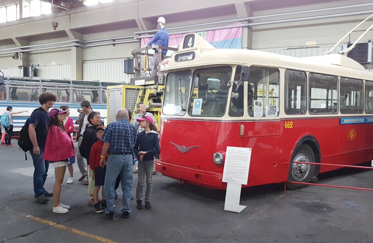 Visite de l&#039;Histo Bus Dauphinois