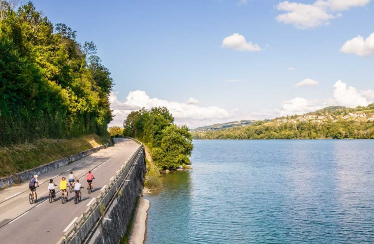 A bicyclette - Le tour du lac de Paladru