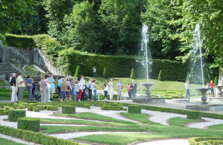 Visite des jardins et manœuvres des eaux par le jardinier