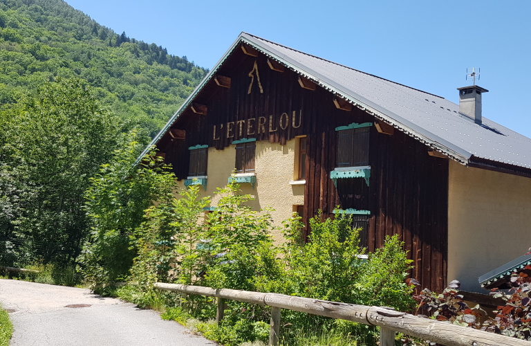 L'ETERLOU Appartement 8 personnes (Mont De Lans village: 5 km des 2 Alpes)