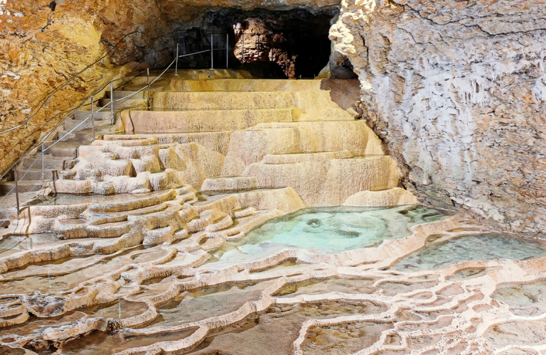 Gours des Grottes de La Balme - La Balme-Les-Grottes - Balcons du Dauphin