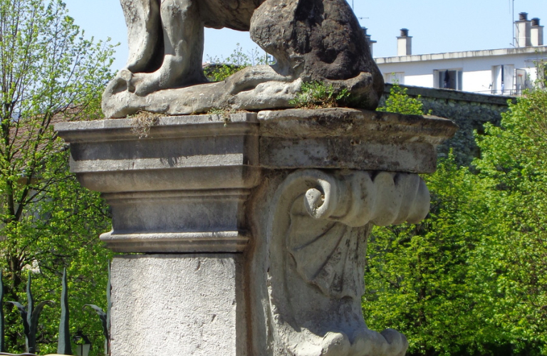 Marché artisanal et coin des écrivains