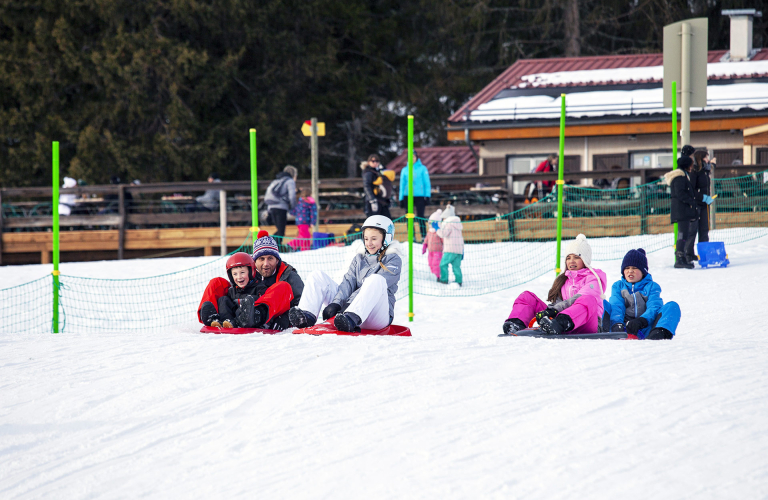 Photo luge enfant famille domaine nordique Chamrousse