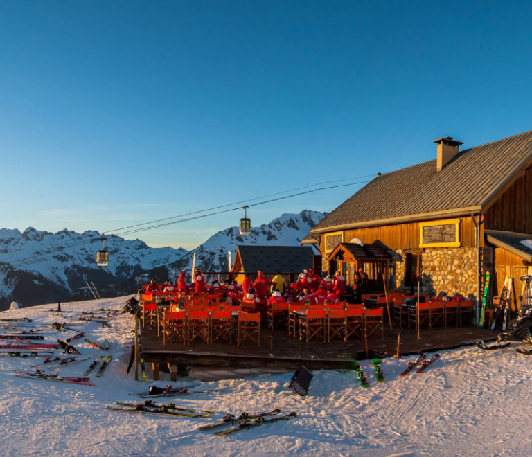 Descente aux flambeaux des moniteurs