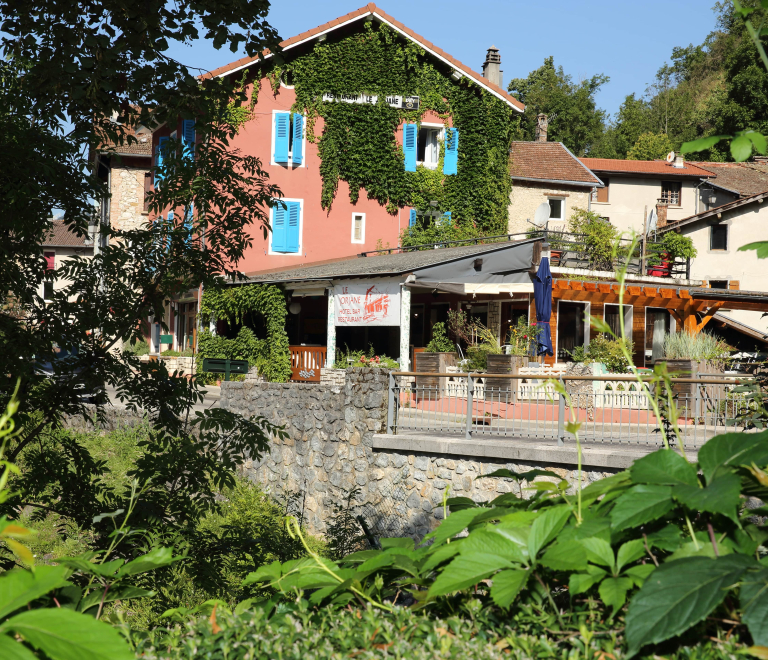 Hotel restaurant au coeur de notre belle vgtation du Vercors