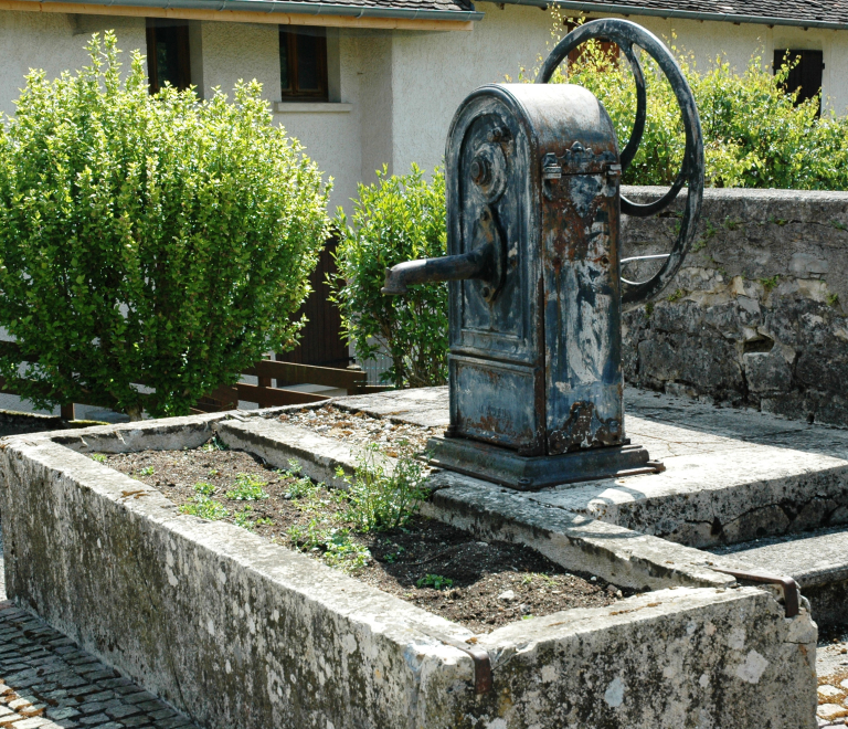 Fontaine  Pusigneu