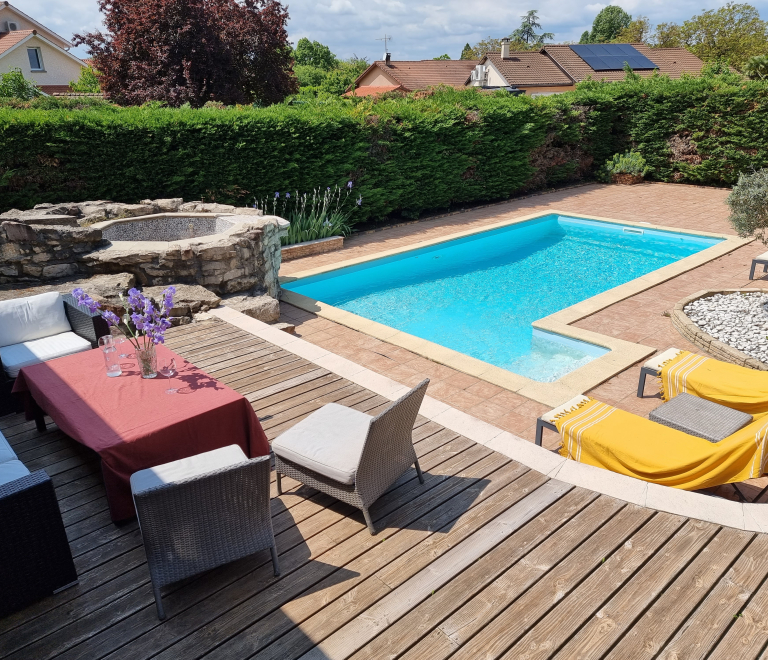 Piscine de la Chambre d'htes chez Amlie - Crmieu - Balcons du Dauphin