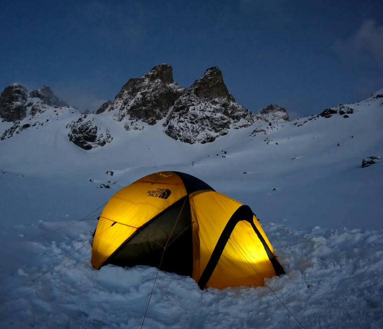 Nuit insolite en tente sur lac gel Chamrousse