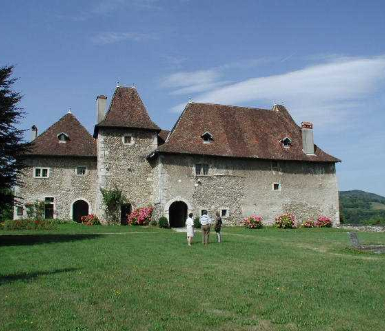 Découverte du vieux château de Voissant