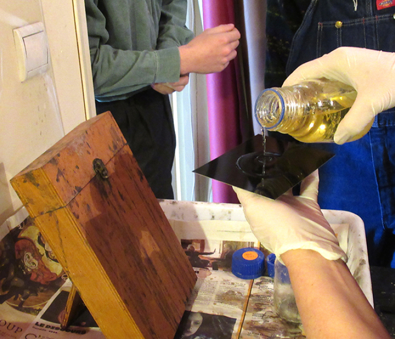 Atelier démonstration d&#039;un procédé photographique ancien : le collodion humide